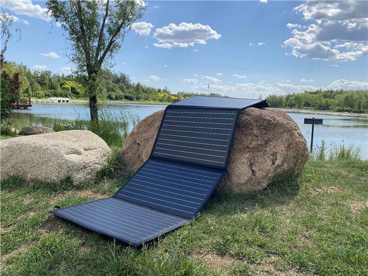 Camping Använd bärbar vikning av solpanelen
